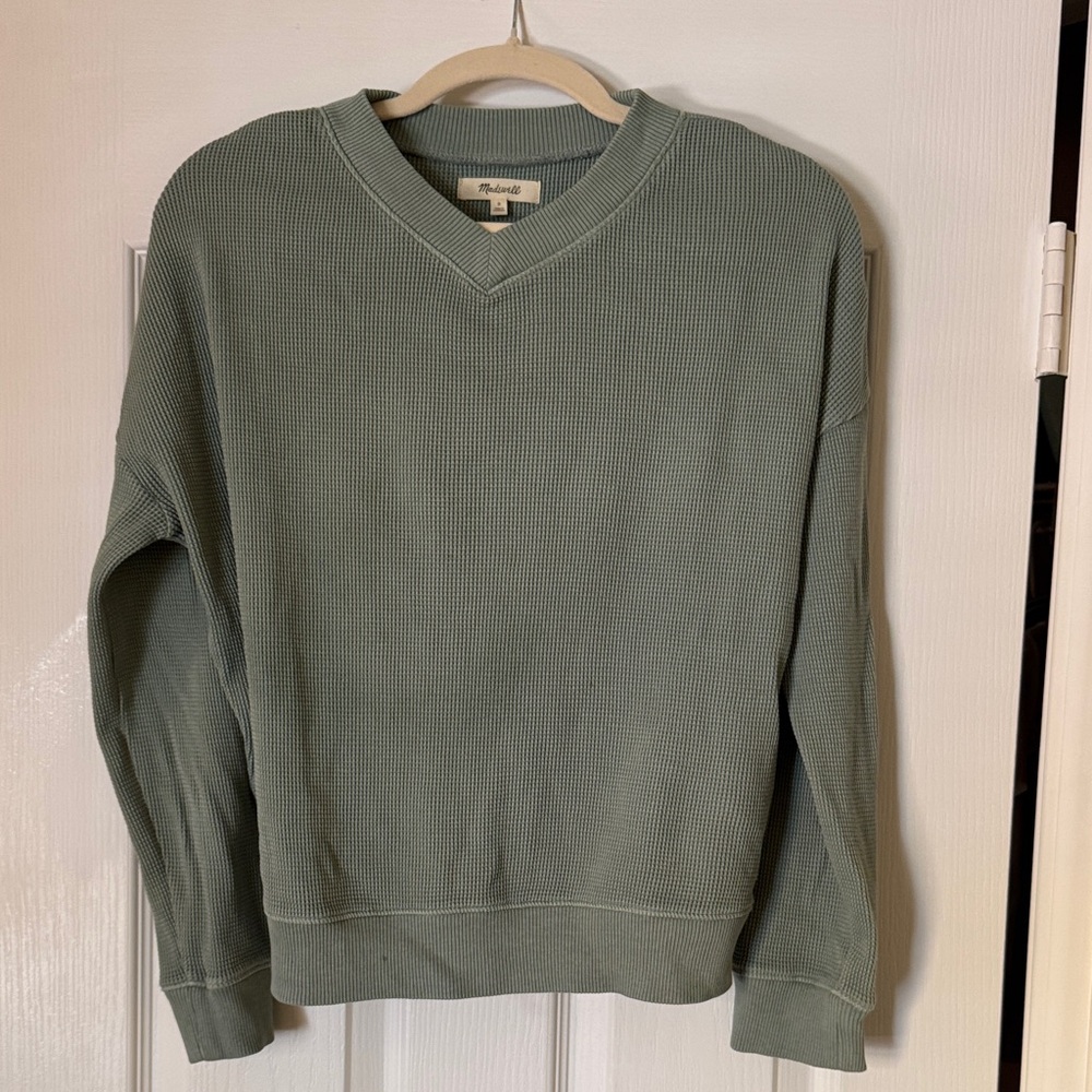 Madewell V-Neck Sweater in Soft Green